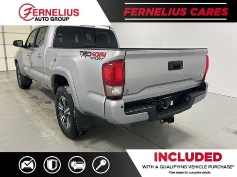Used 2017 Toyota Tacoma TRD Sport image 7