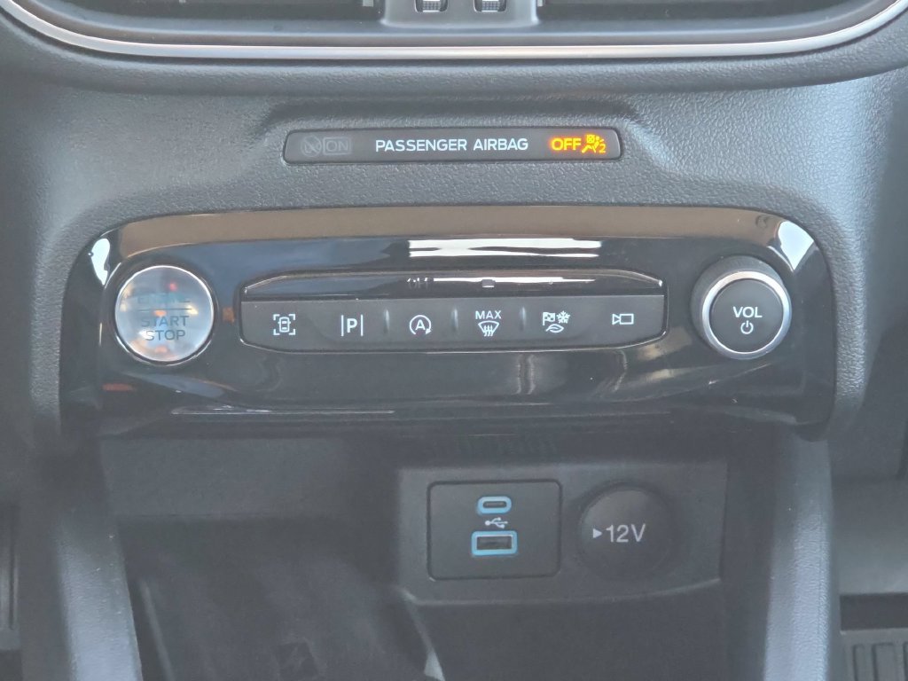 Certified 2023 Ford Escape Platinum w/ Premium Technology Package AWD/4WD image 23