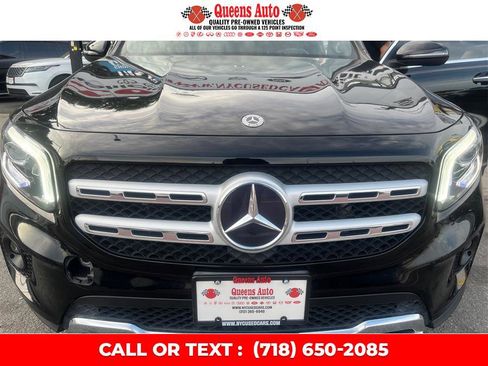 Used 2021 Mercedes-Benz GLB 250 4MATIC w/ Premium Package image 30