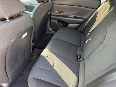Used 2026 Hyundai Elantra SE FWD image 15
