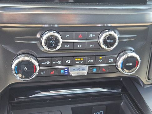 New 2026 Ford F250 Lariat w/ Black Appearance Package AWD/4WD image 16