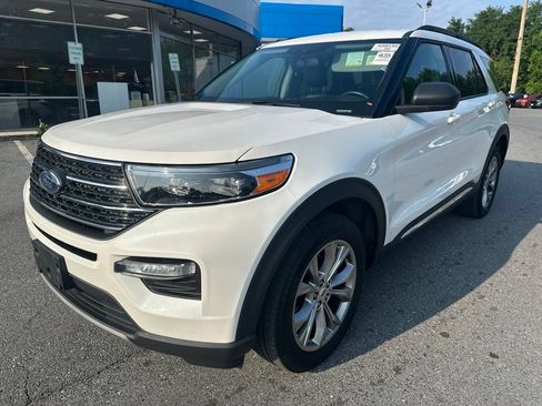 Used 2023 Ford Explorer XLT w/ Equipment Group 202A AWD/4WD image 1