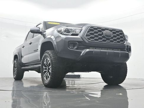 Used 2022 Toyota Tacoma TRD Sport w/ Technology Package AWD/4WD image 28