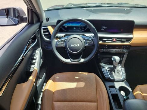 Certified 2024 Kia Seltos SX w/ SX Sunroof Package AWD/4WD image 14