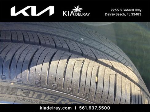 Used 2025 Hyundai Elantra SEL image 32