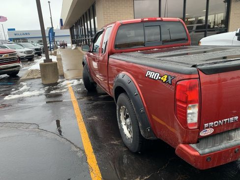 Used 2013 Nissan Frontier PRO-4X image 4