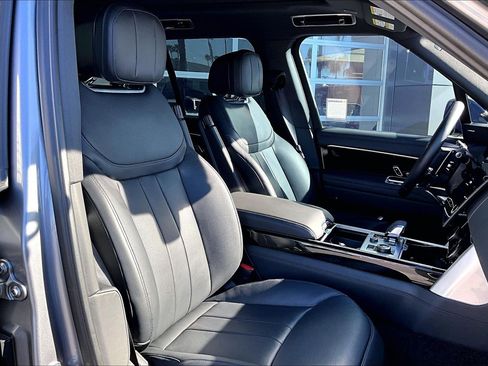 Used 2023 Land Rover Range Rover SE image 7