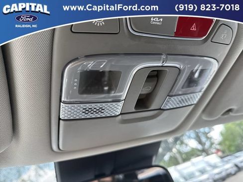 Used 2025 Kia Telluride S FWD image 33