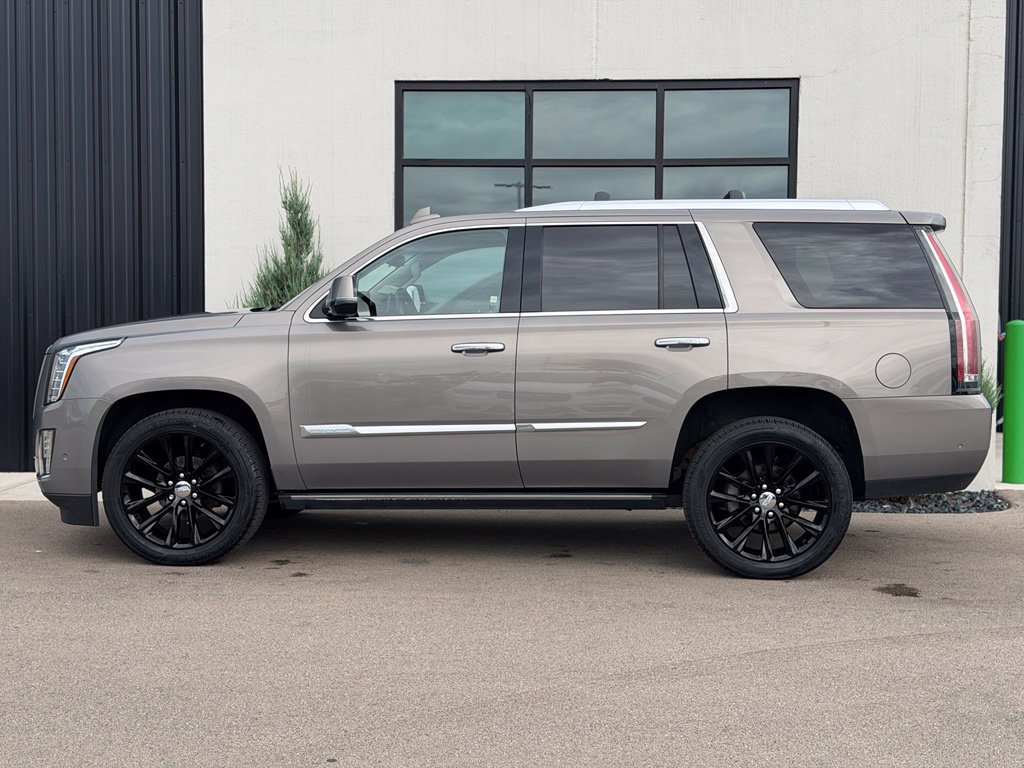 Used 2017 Cadillac Escalade Premium Luxury AWD/4WD image 2