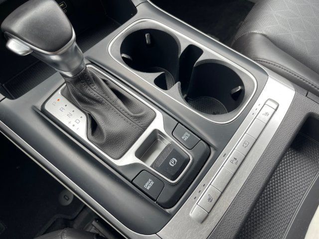 Used 2023 Kia Carnival LX FWD image 24