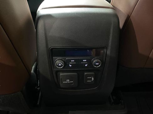 Used 2021 Buick Enclave Avenir w/ Avenir Technology Package AWD/4WD image 17