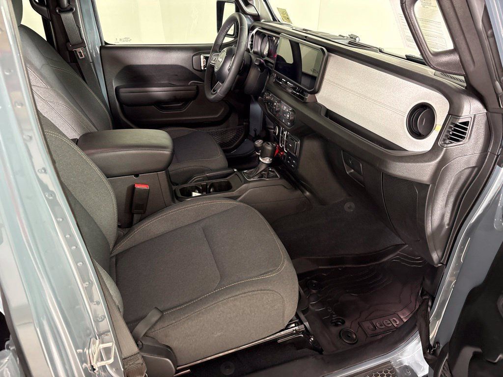 Used 2026 Jeep Wrangler Unlimited Sport AWD/4WD image 17