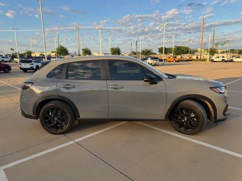 Used 2025 Honda HR-V Sport image 2