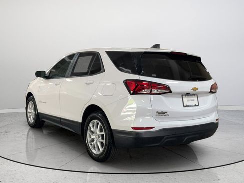 Used 2024 Chevrolet Equinox LS w/ LS Convenience Package FWD image 9