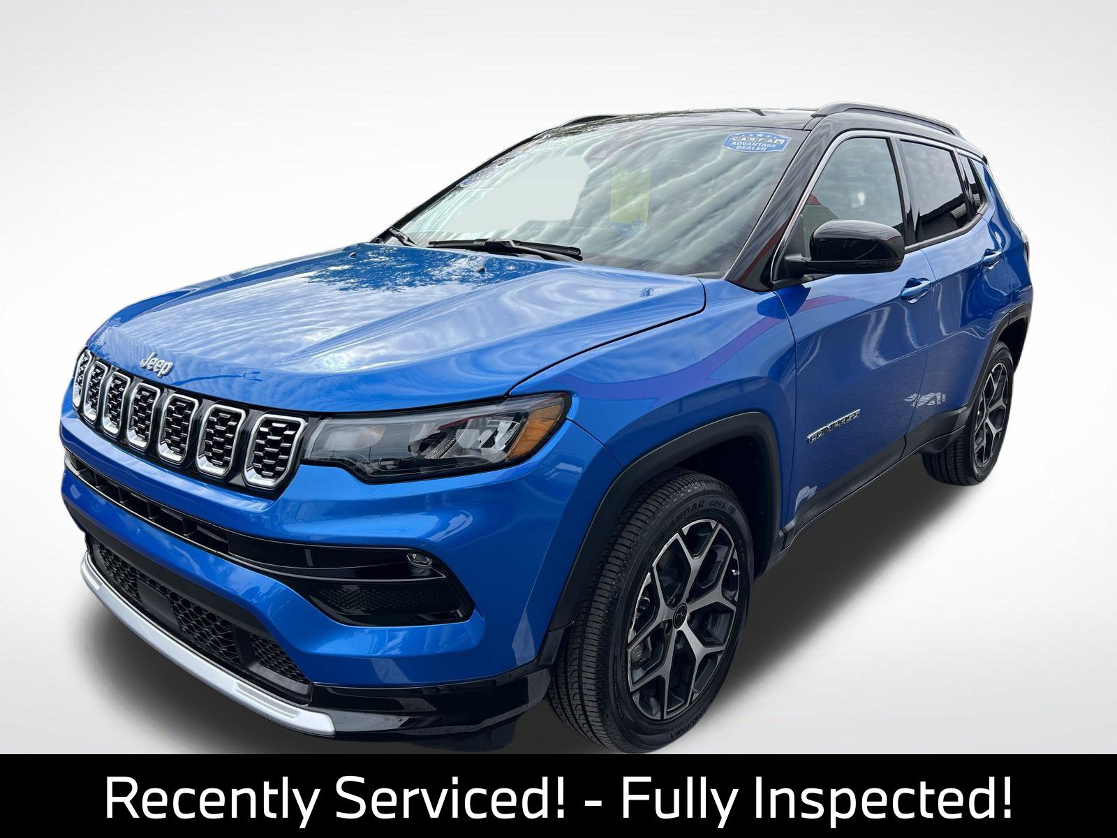 Used 2025 Jeep Compass Limited AWD/4WD image 3