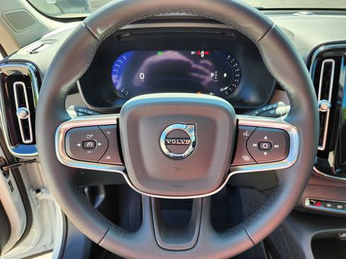 New 2026 Volvo XC40 B5 Plus w/ Protection Package Premier AWD/4WD image 19