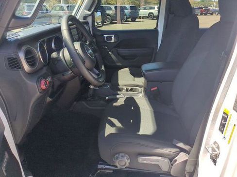 Certified 2021 Jeep Gladiator Sport AWD/4WD image 14