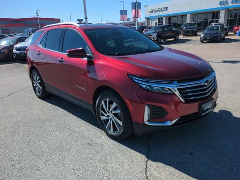 Used 2022 Chevrolet Equinox Premier image 2
