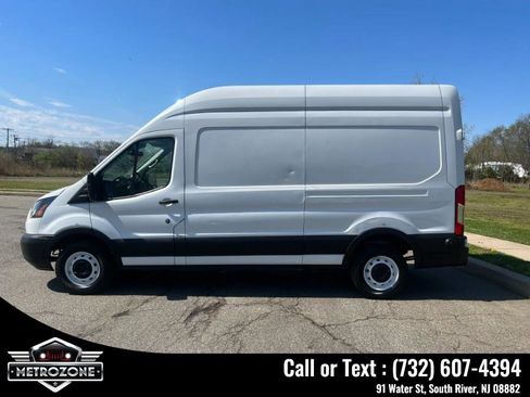 Used 2019 Ford Transit 250 148 High Roof image 10