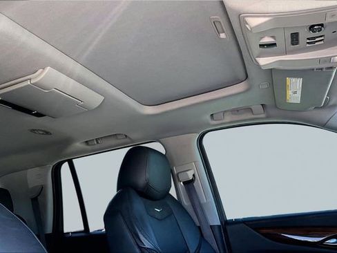 Used 2016 Cadillac Escalade Luxury AWD/4WD image 28