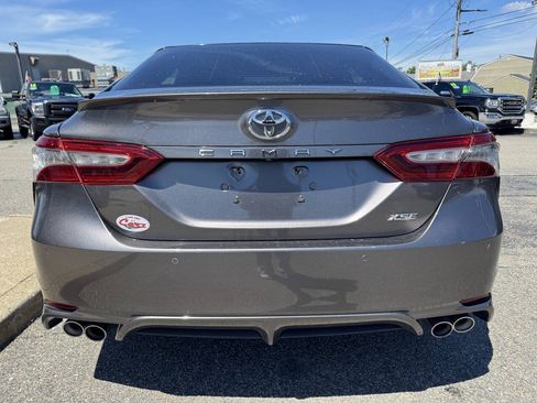 Used 2018 Toyota Camry XSE FWD image 8