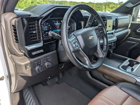 Used 2025 Chevrolet Silverado 2500 High Country w/ High Country Premium Package AWD/4WD image 13