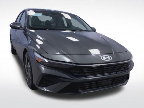 New 2026 Hyundai Elantra Limited FWD image 2