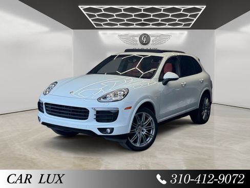 Used 2017 Porsche Cayenne Platinum Edition w/ Premium Package (PJV) AWD/4WD image 1