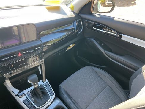 New 2026 Kia Seltos S image 11