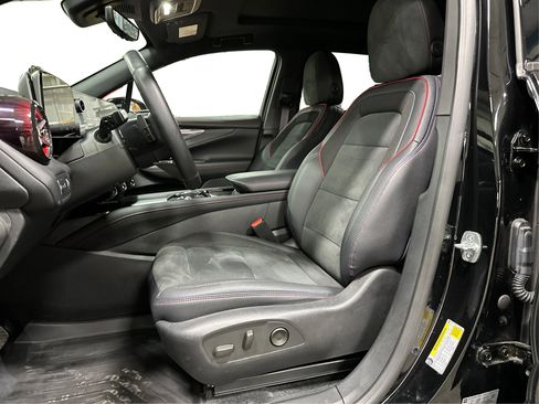 Used 2025 Chevrolet Blazer EV RS AWD/4WD image 20