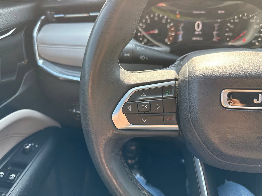 Used 2024 Jeep Compass Limited AWD/4WD image 32