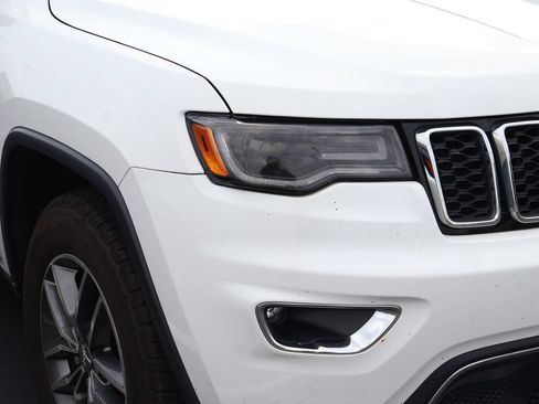 Used 2017 Jeep Grand Cherokee Limited w/ Luxury Group II AWD/4WD image 4