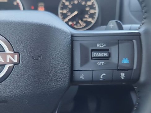 Used 2025 Nissan Rogue SV AWD/4WD image 16