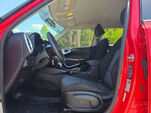 Used 2021 Kia Soul LX FWD image 13