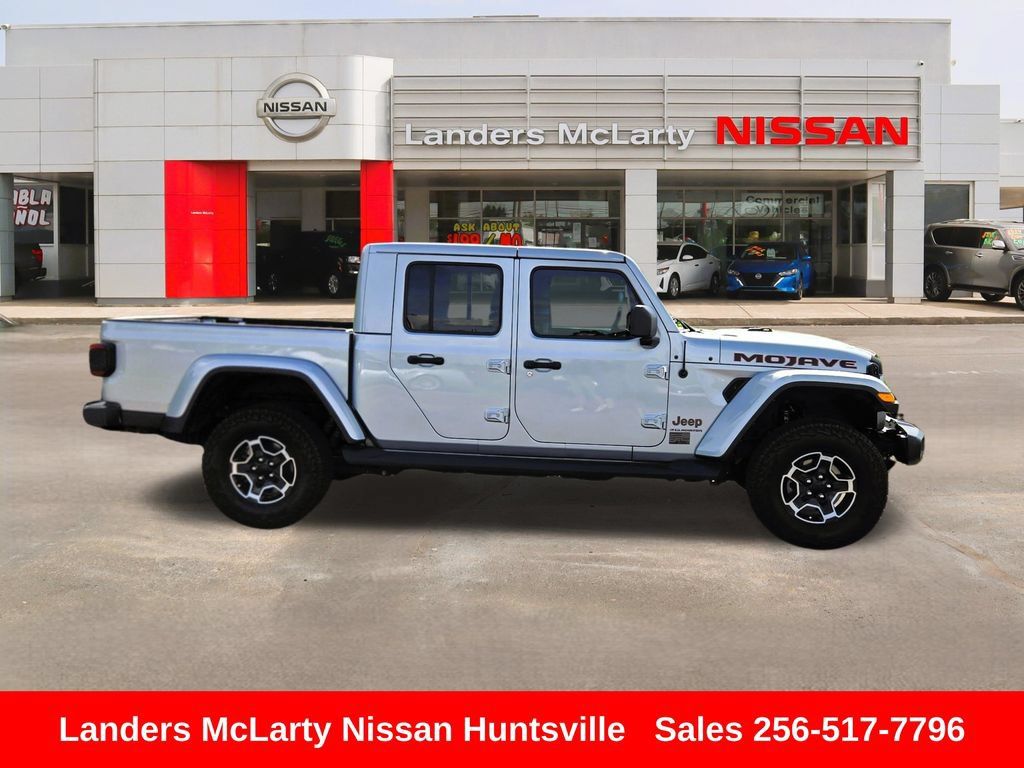 Used 2023 Jeep Gladiator Mojave w/ LED Lighting Group AWD/4WD image 2