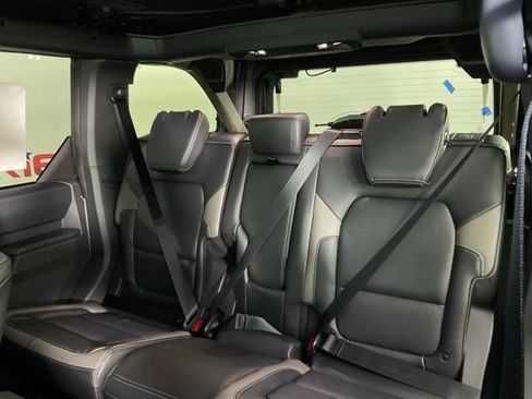 New 2025 Ford Bronco Outer Banks image 16