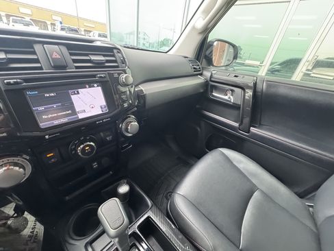 Used 2019 Toyota 4Runner TRD Off-Road Premium AWD/4WD image 10