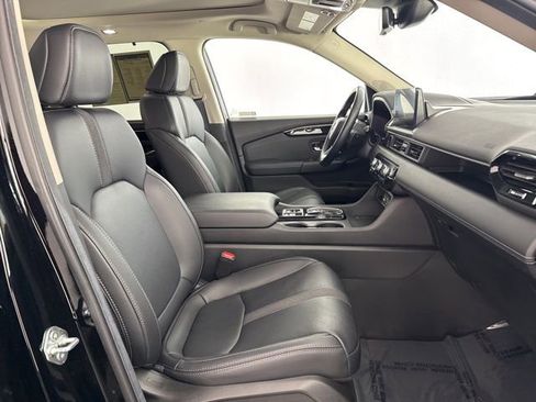 Certified 2025 Honda Pilot Touring image 26