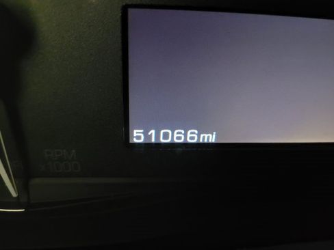 Used 2018 Cadillac XT5 FWD image 3