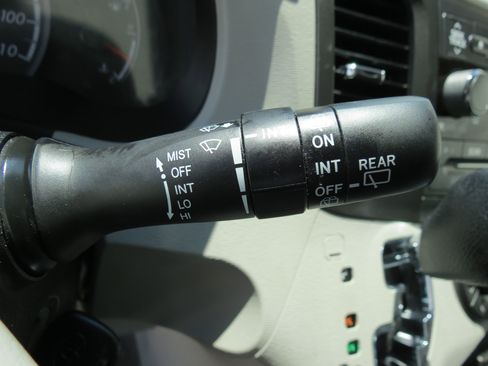 Used 2014 Toyota Sienna LE FWD image 17