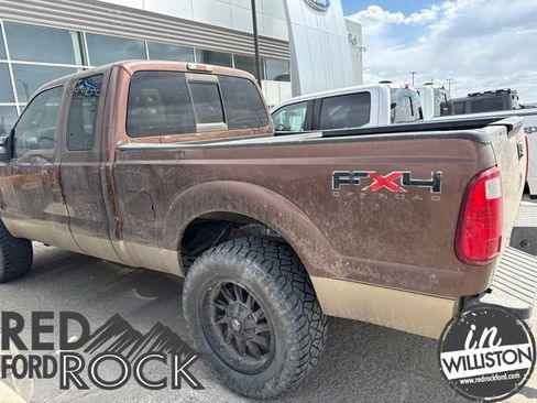 Used 2011 Ford F250 Lariat w/ Lariat Interior Pkg AWD/4WD image 2
