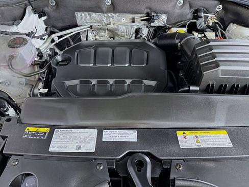 Used 2025 Volkswagen Atlas Cross Sport SEL Premium R-Line image 39