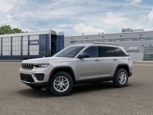 New 2025 Jeep Grand Cherokee Laredo X image 2