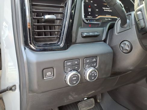 Used 2024 GMC Sierra 1500 AT4 w/ Technology Package AWD/4WD image 10