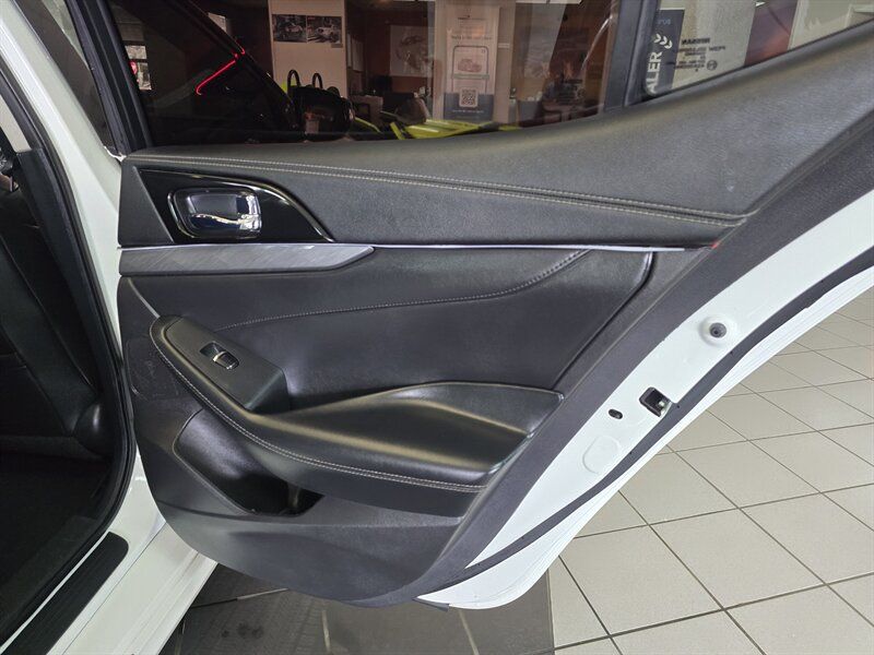 Used 2017 Nissan Maxima 3.5 SV FWD image 16