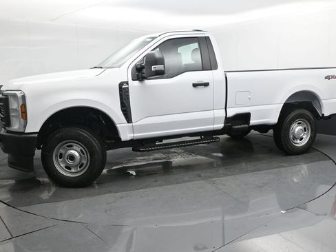 New 2026 Ford F250 XL w/ F-250 >10K GVWR Package AWD/4WD image 2