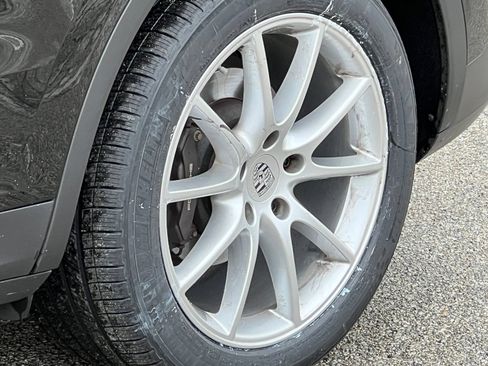 Certified 2023 Porsche Cayenne AWD/4WD image 14