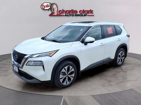 Used 2021 Nissan Rogue SV w/ Premium Package FWD image 1
