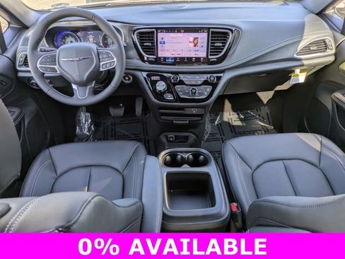 New 2026 Chrysler Pacifica Select image 23