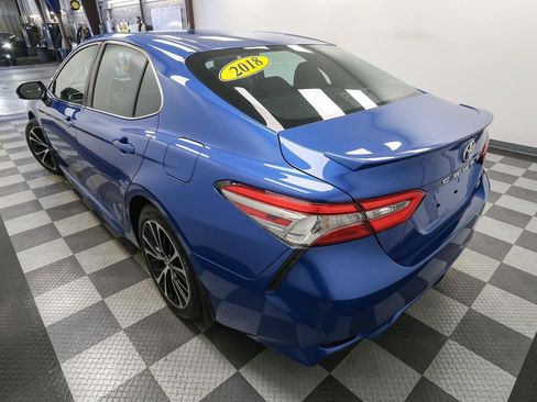 Used 2018 Toyota Camry SE image 9